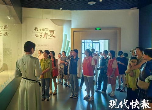 領略藝術之美 亭湖區五星街道組織青年學生參觀美術館